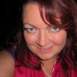  Liz  MacRae 