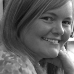Dr Lorna  Jarvis