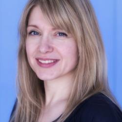 Dr Louise  Boyle