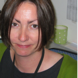 Dr Louise  Bell