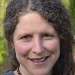 Dr Maike  de la Roche
