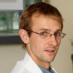 Dr Tom  Monie