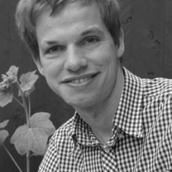 Dr Jörg  Stange
