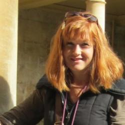 Dr Yvonne  Hackmann 